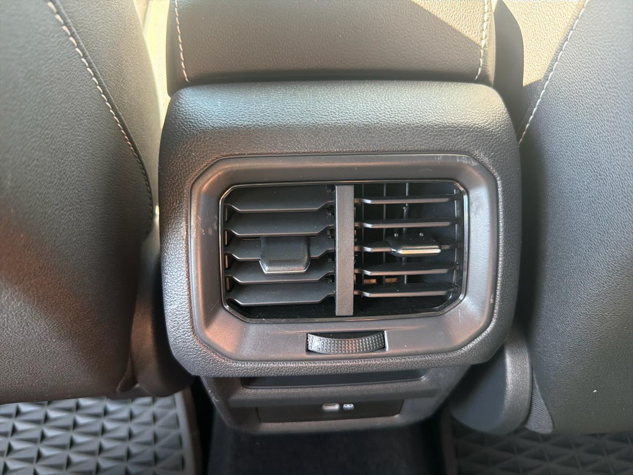 Volkswagen Taos SE FWD 2023