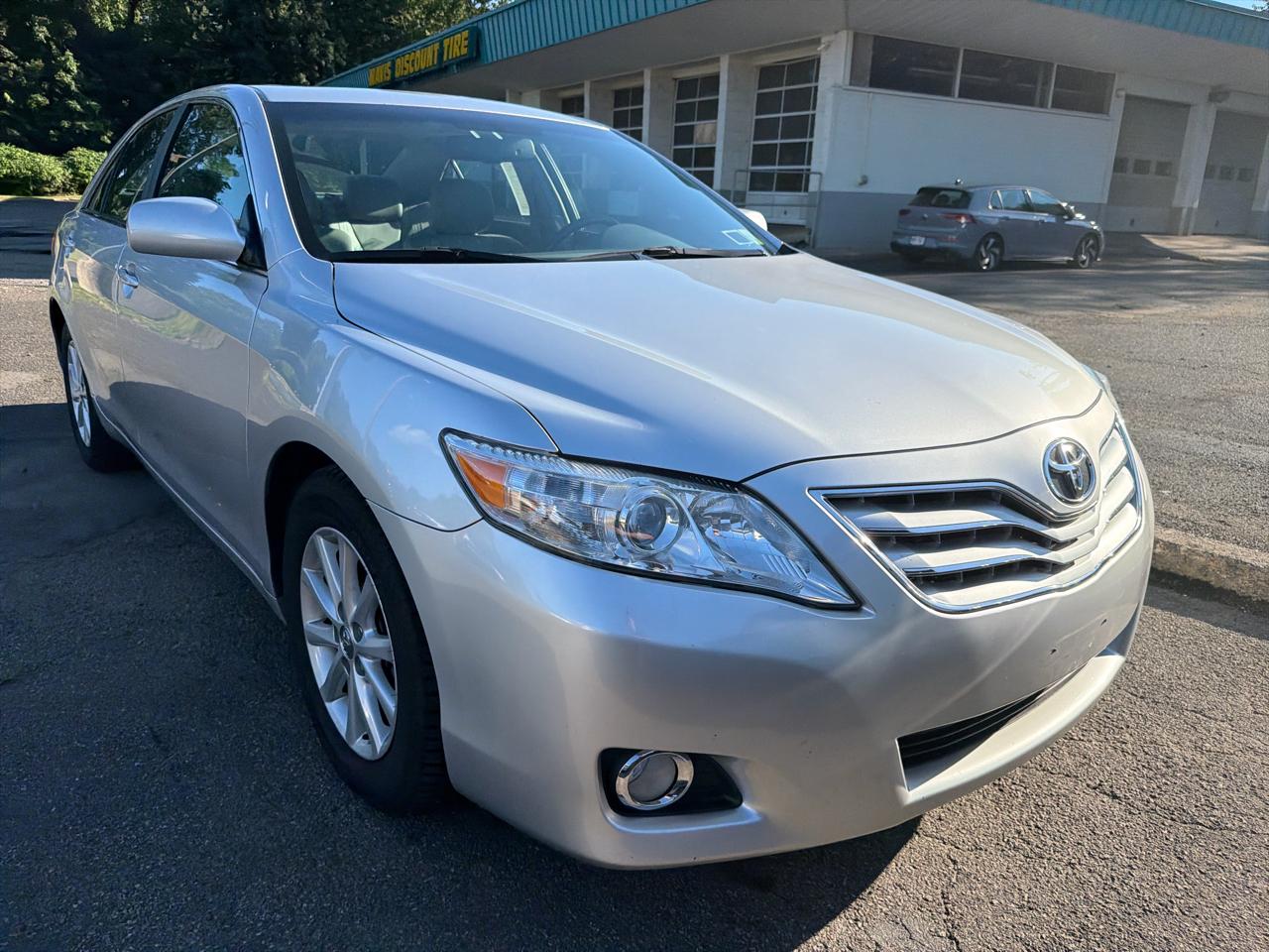 Toyota Camry 4dr Sdn I4 Man LE (Natl) 2011
