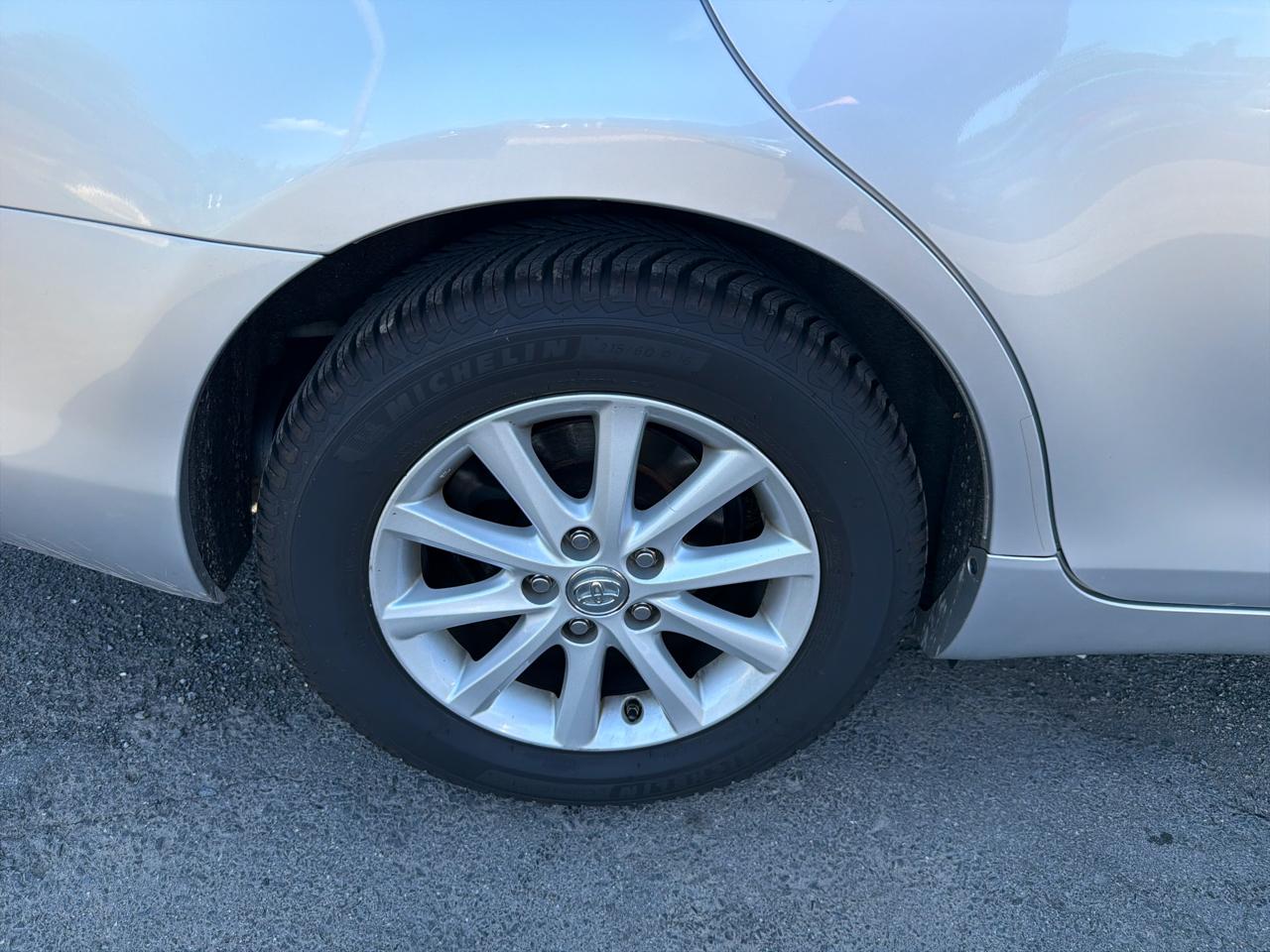 Toyota Camry 4dr Sdn I4 Man LE (Natl) 2011