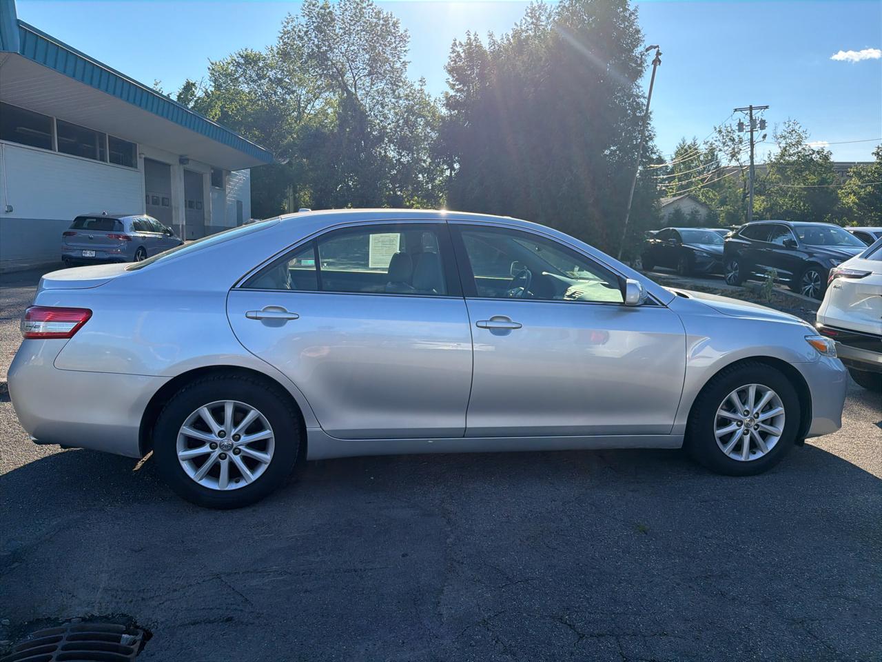 Toyota Camry 4dr Sdn I4 Man LE (Natl) 2011