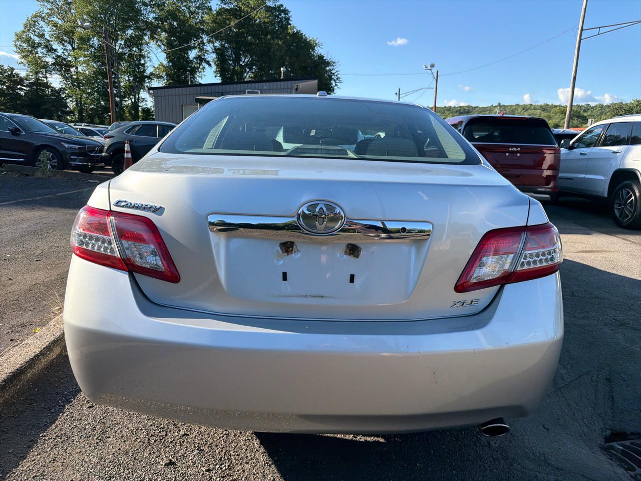 Toyota Camry 4dr Sdn I4 Man LE (Natl) 2011