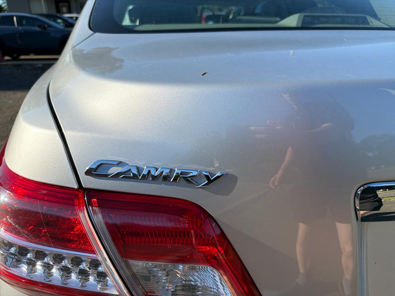 Toyota Camry 4dr Sdn I4 Man LE (Natl) 2011