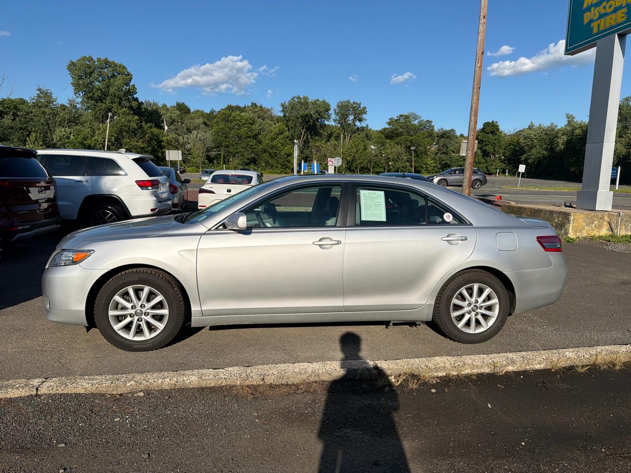 Toyota Camry 4dr Sdn I4 Man LE (Natl) 2011