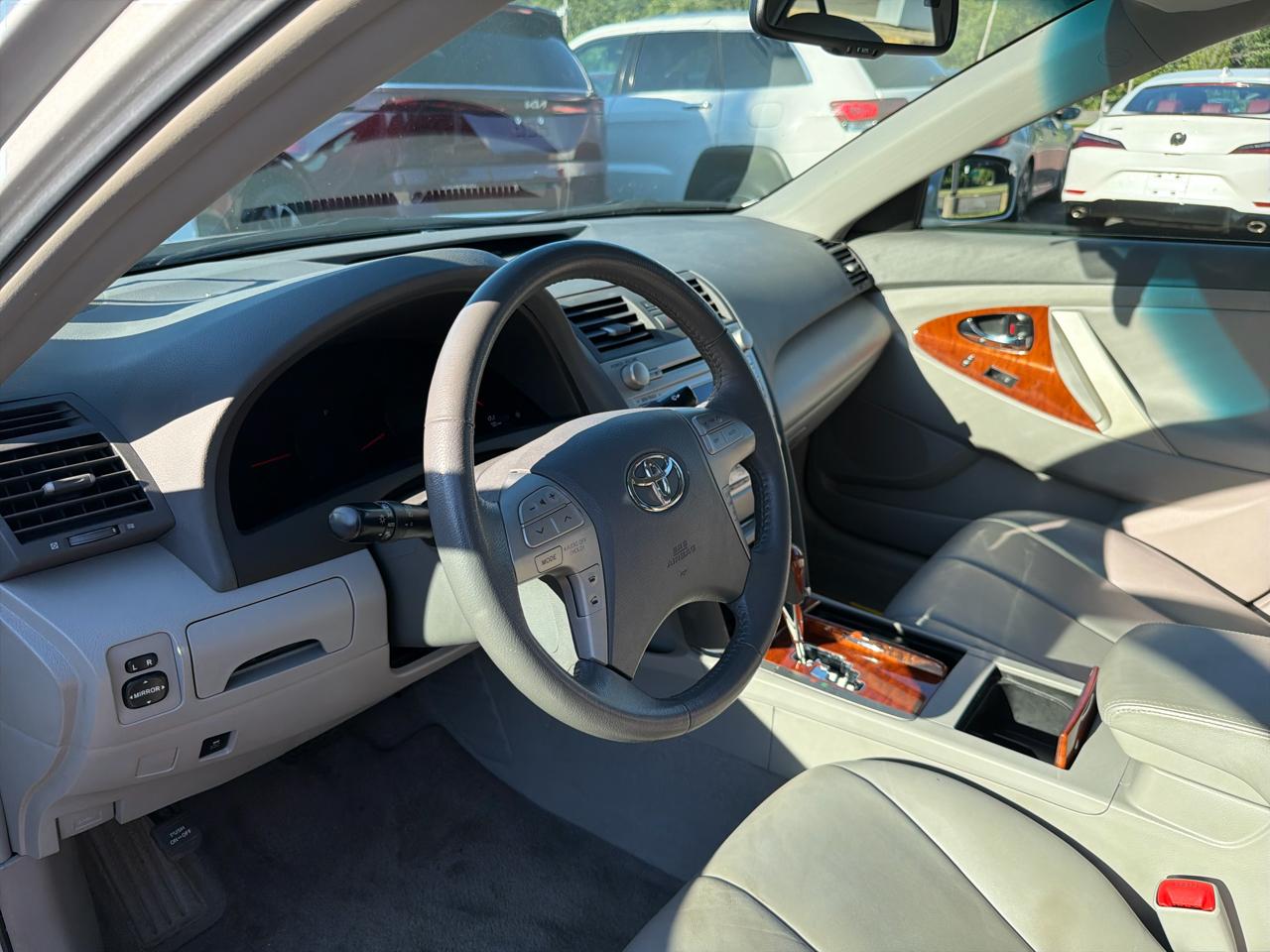 Toyota Camry 4dr Sdn I4 Man LE (Natl) 2011