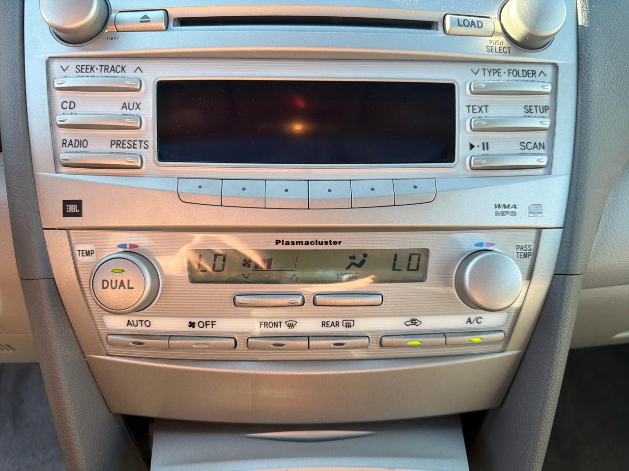 Toyota Camry 4dr Sdn I4 Man LE (Natl) 2011