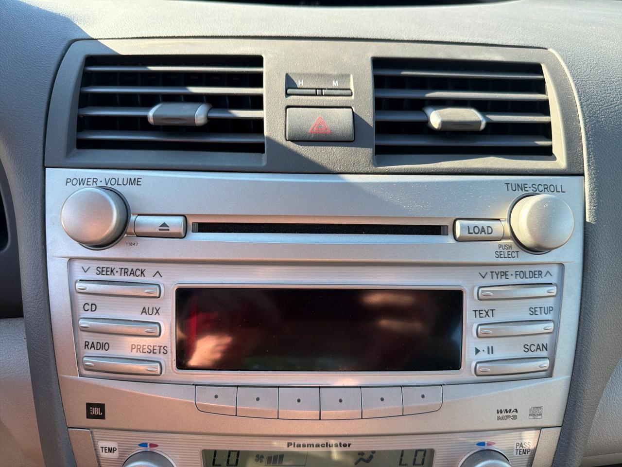 Toyota Camry 4dr Sdn I4 Man LE (Natl) 2011