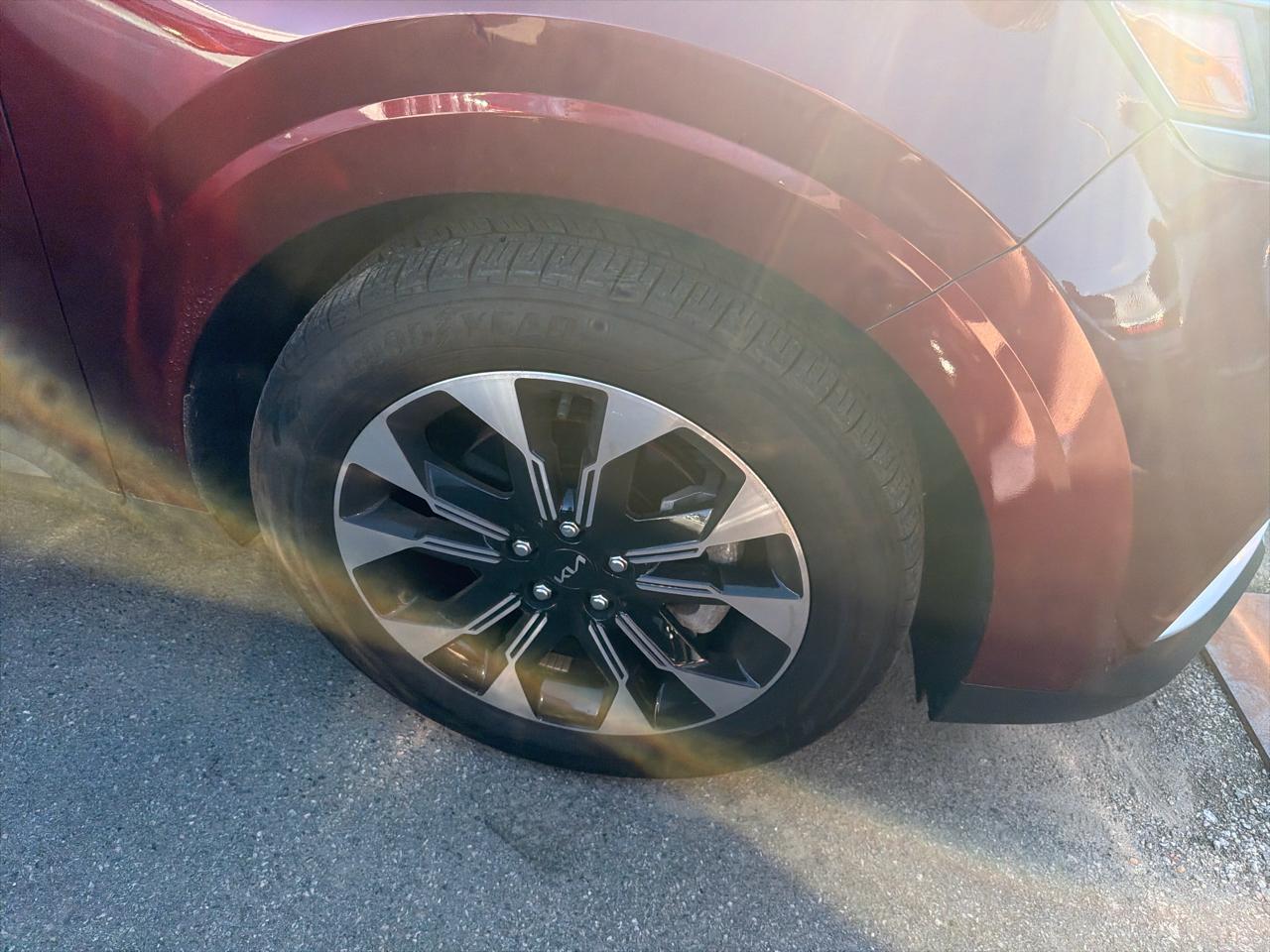 Kia Carnival EX FWD 2023