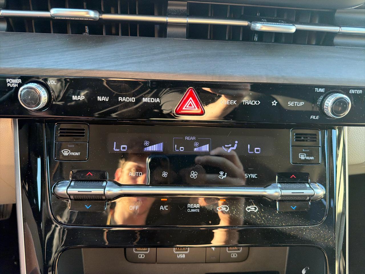 Kia Carnival EX FWD 2023