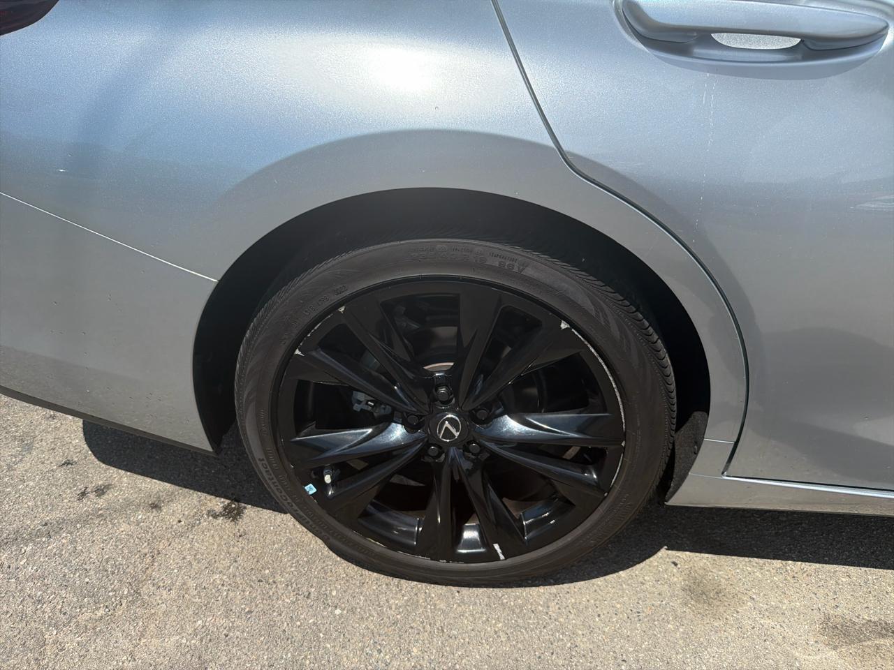 Lexus ES  2023