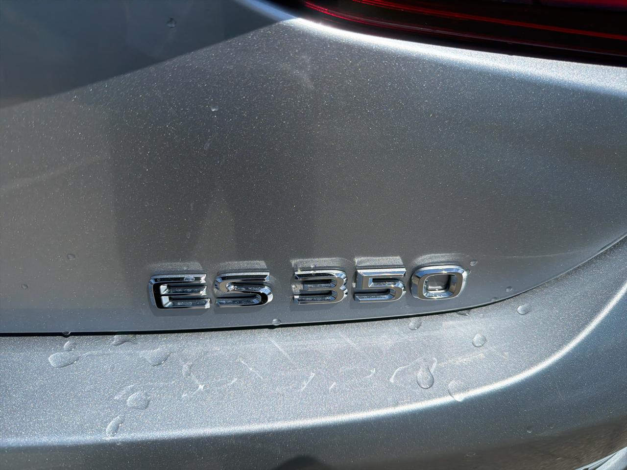 Lexus ES  2023
