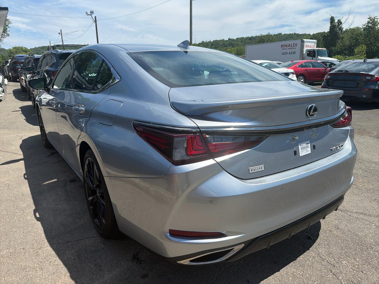 Lexus ES  2023