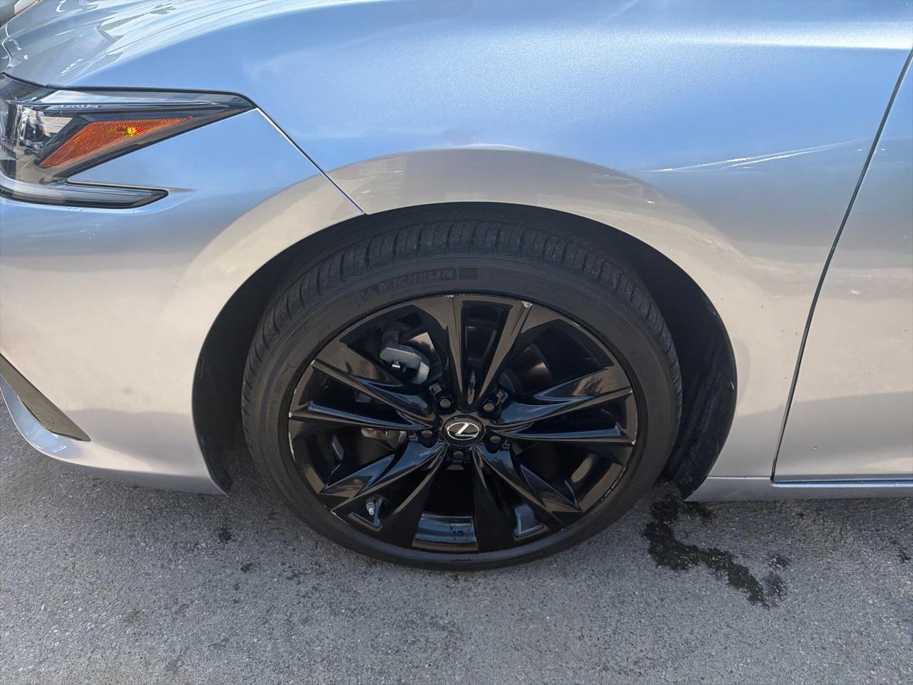 Lexus ES  2023