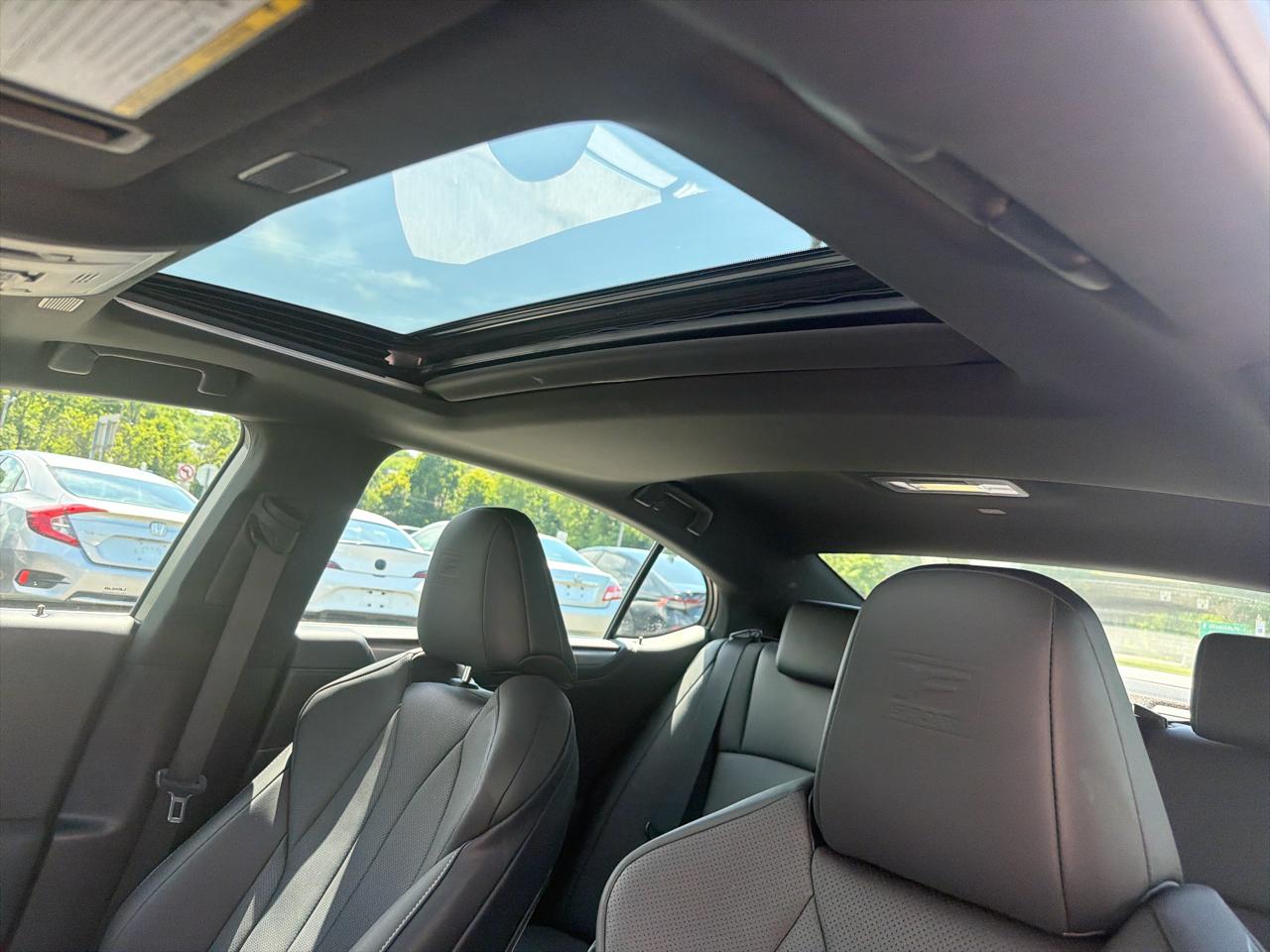Lexus ES  2023