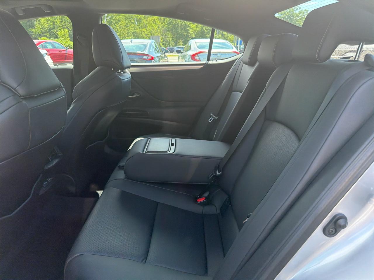 Lexus ES  2023
