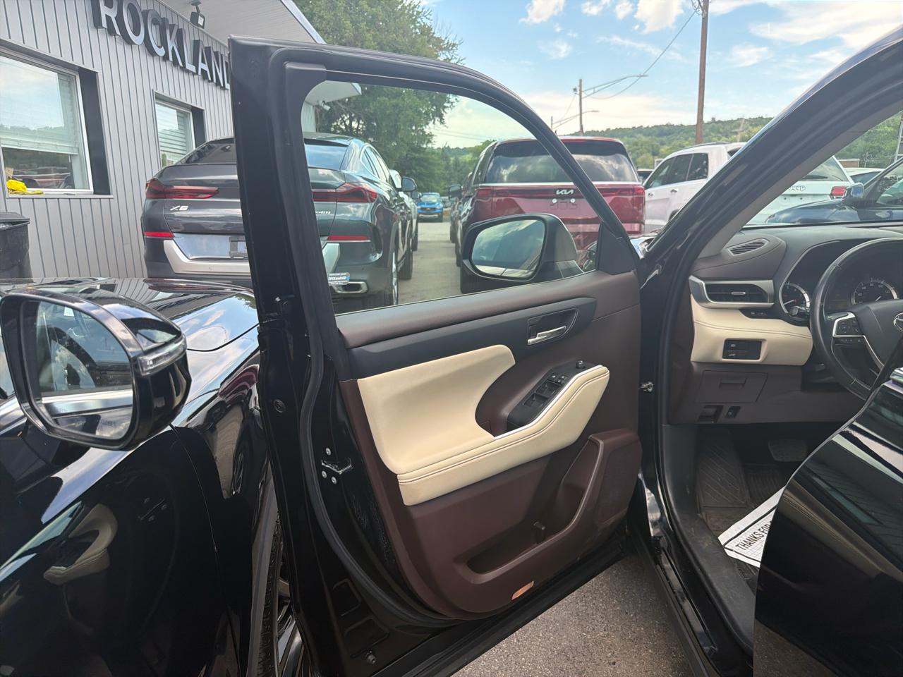 Toyota Highlander XLE AWD (Natl) 2022