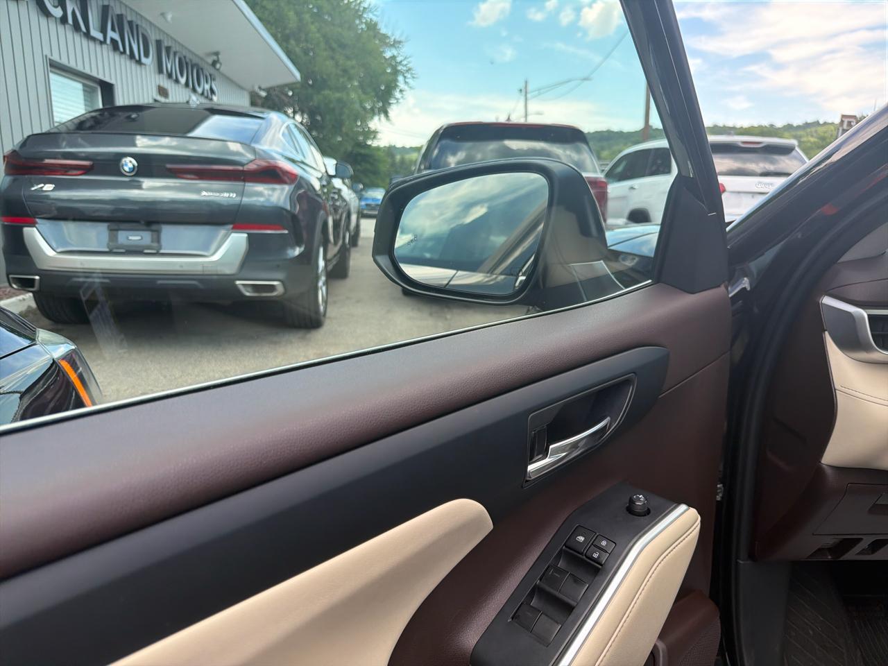 Toyota Highlander XLE AWD (Natl) 2022
