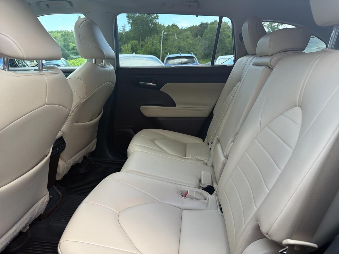 Toyota Highlander XLE AWD (Natl) 2022