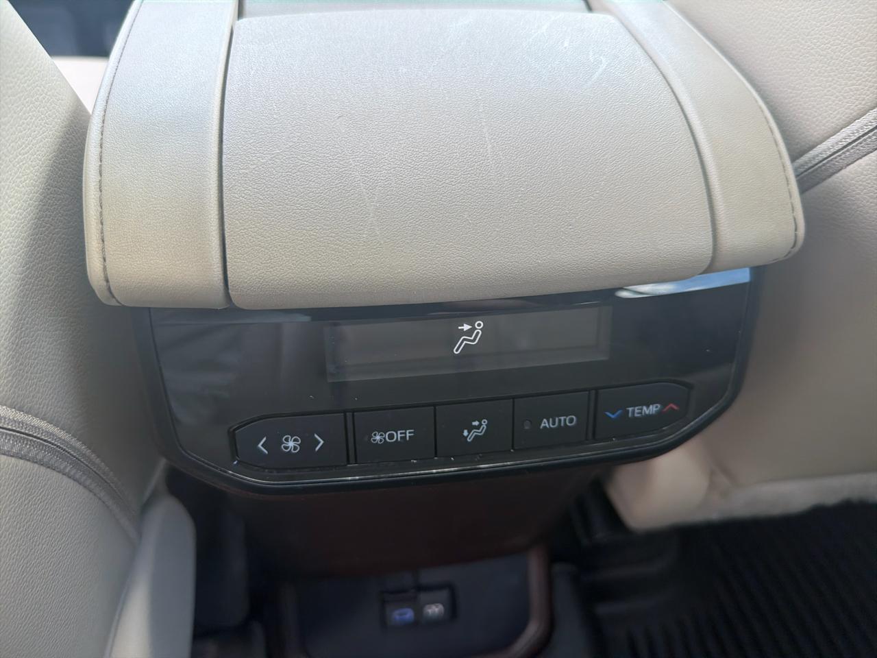 Toyota Highlander XLE AWD (Natl) 2022