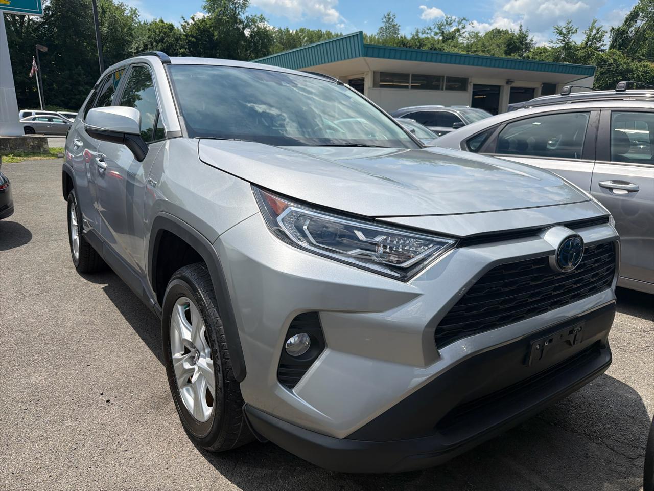 Toyota RAV4 Hybrid XLE AWD (Natl) 2020