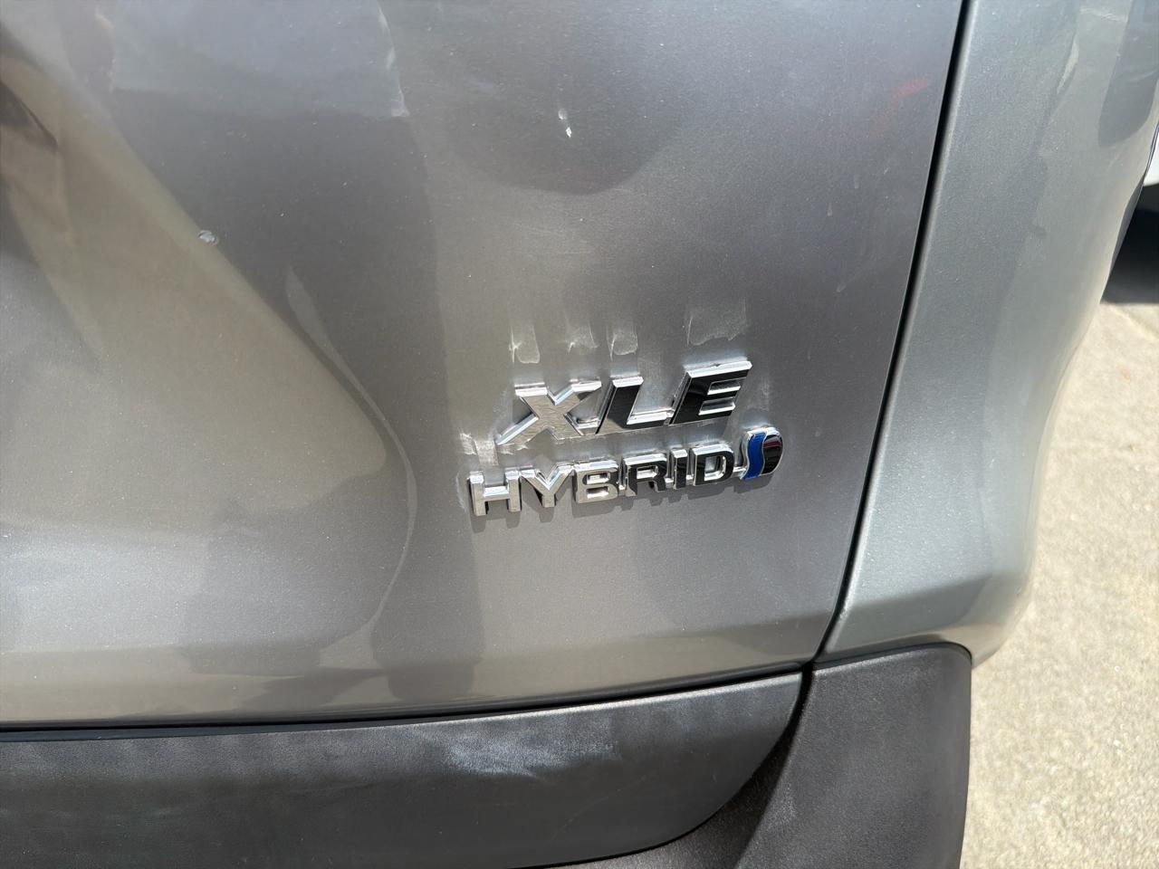Toyota RAV4 Hybrid XLE AWD (Natl) 2020