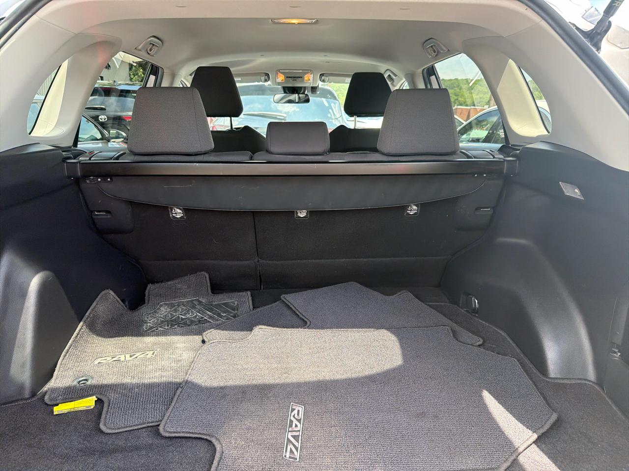 Toyota RAV4 Hybrid XLE AWD (Natl) 2020