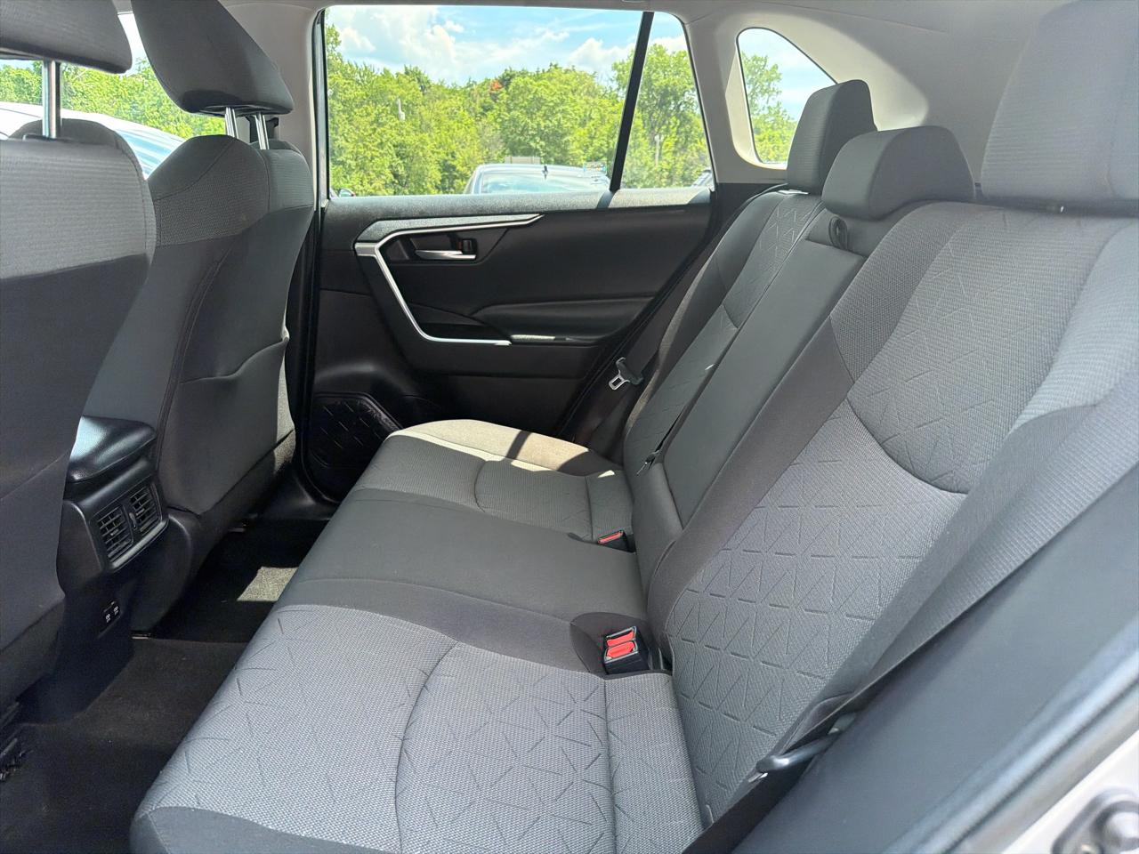 Toyota RAV4 Hybrid XLE AWD (Natl) 2020