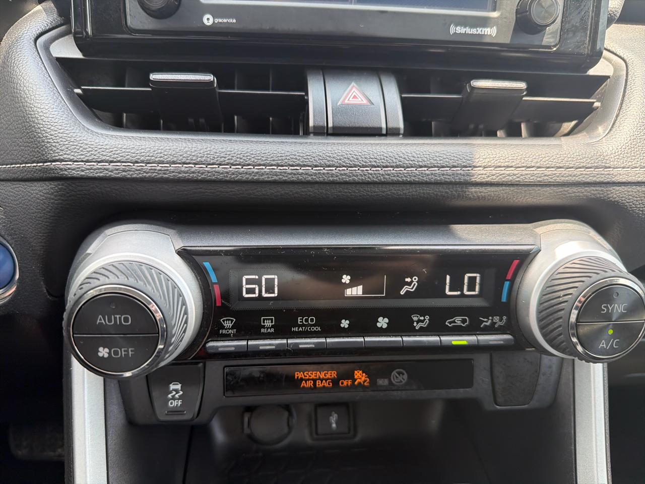 Toyota RAV4 Hybrid XLE AWD (Natl) 2020