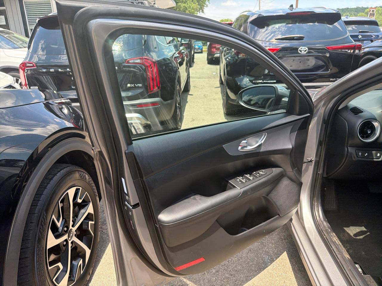 Kia Forte LXS IVT 2024