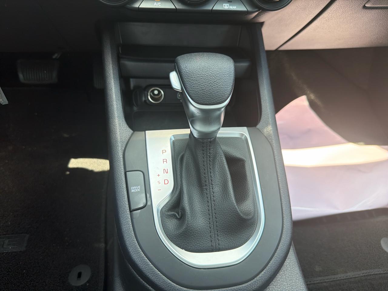 Kia Forte LXS IVT 2024