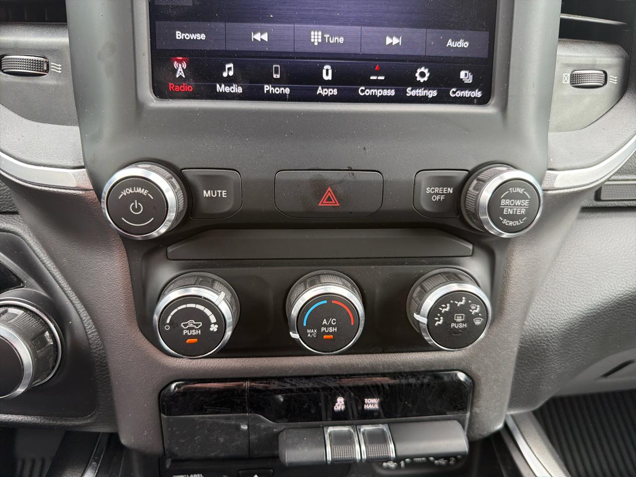 RAM 1500 Big Horn/Lone Star 4x4 Crew Cab 5'7" Box 2019