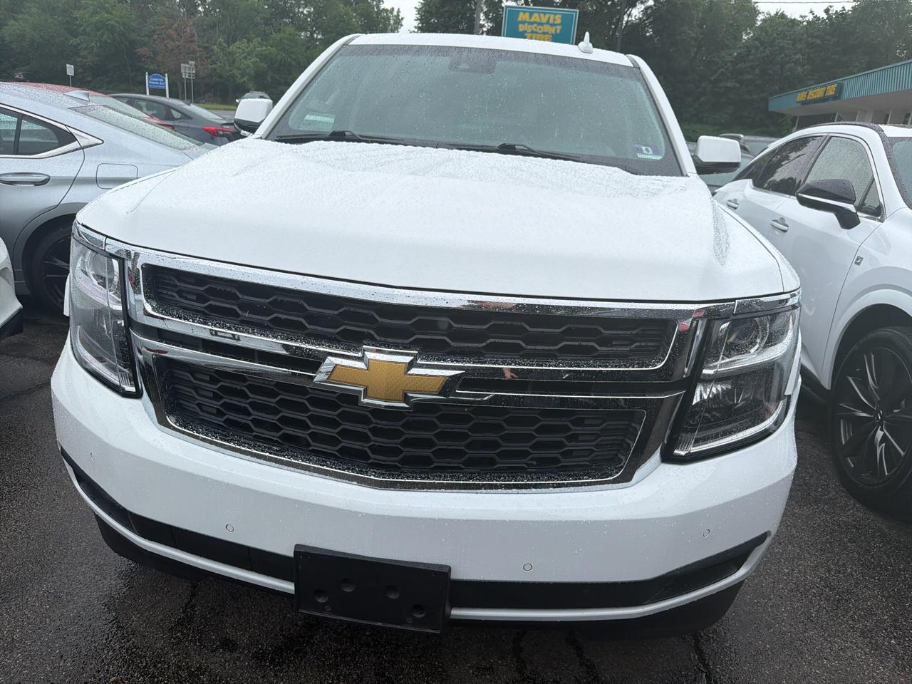 Chevrolet Suburban 4WD 4dr 1500 LT 2017