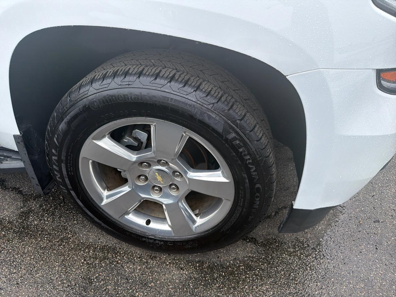 Chevrolet Suburban 4WD 4dr 1500 LT 2017