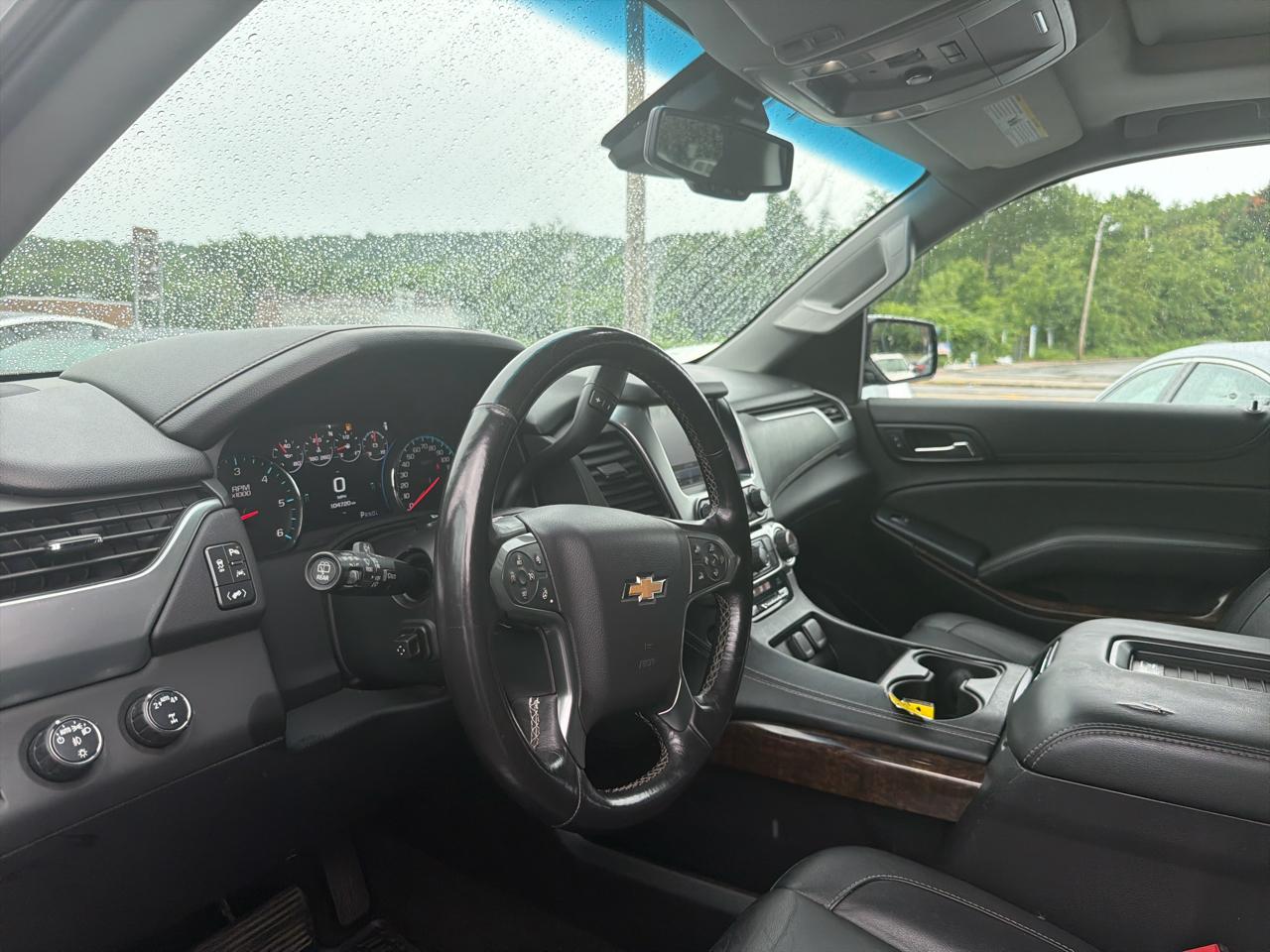 Chevrolet Suburban 4WD 4dr 1500 LT 2017