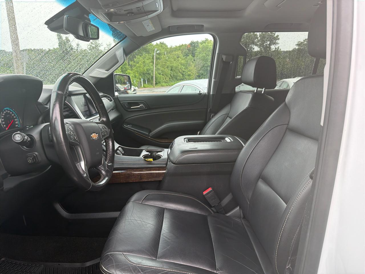 Chevrolet Suburban 4WD 4dr 1500 LT 2017