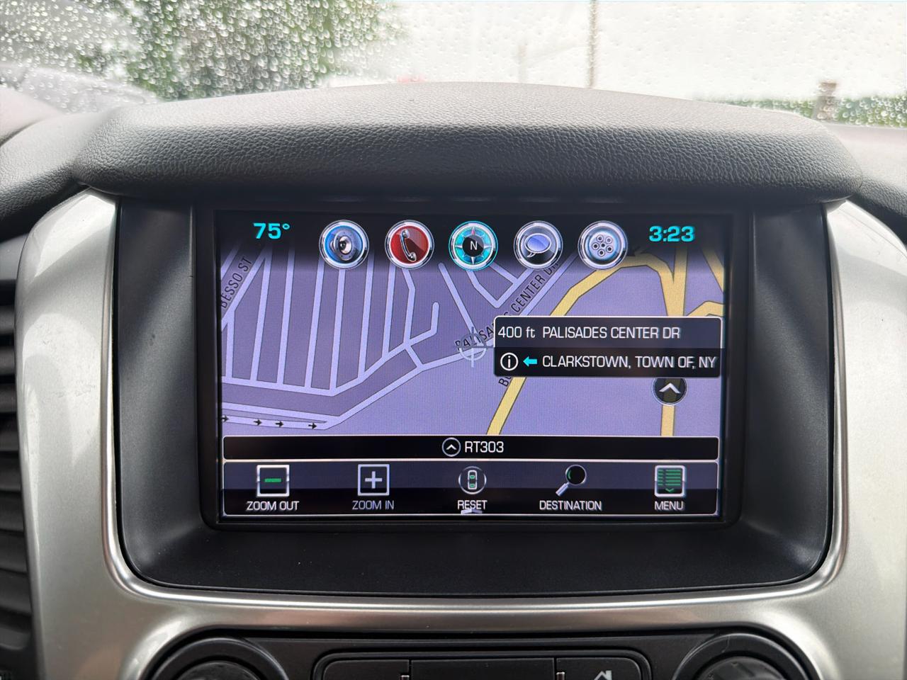 Chevrolet Suburban 4WD 4dr 1500 LT 2017