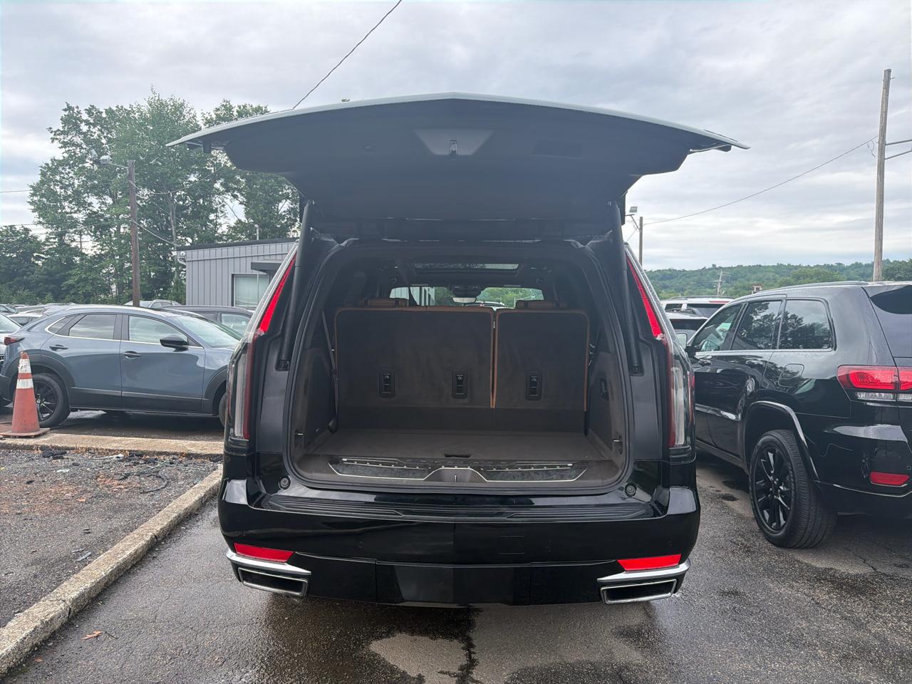 Cadillac Escalade 4WD 4dr Premium Luxury 2021
