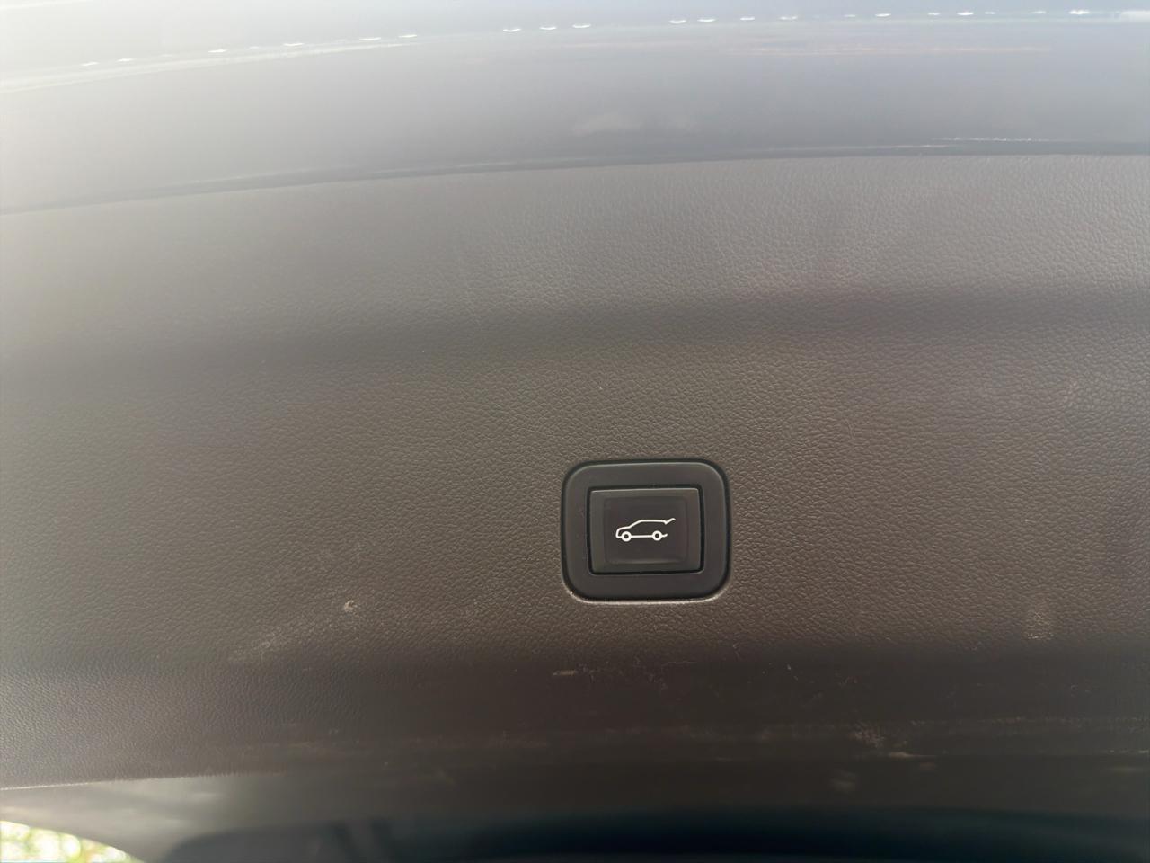 Cadillac Escalade 4WD 4dr Premium Luxury 2021