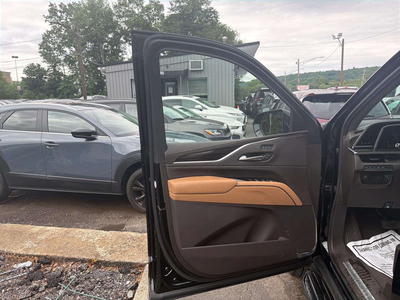 Cadillac Escalade 4WD 4dr Premium Luxury 2021