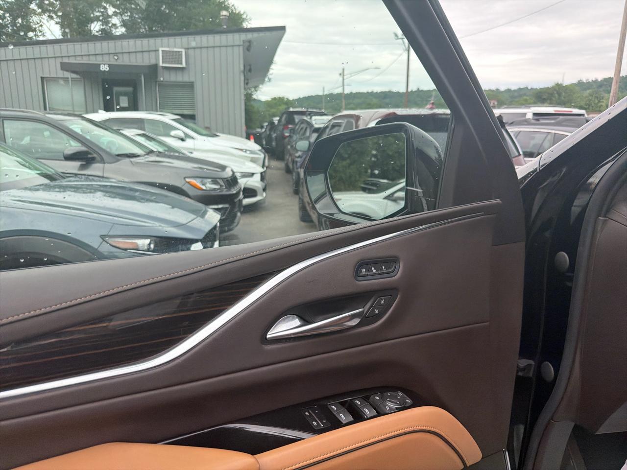 Cadillac Escalade 4WD 4dr Premium Luxury 2021