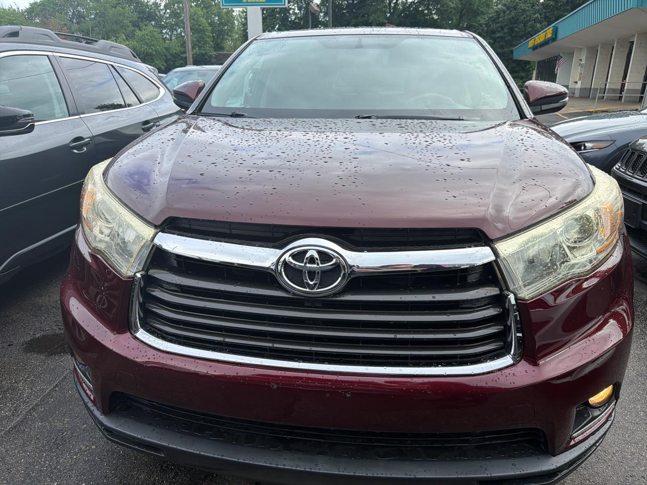 Toyota Highlander AWD 4dr V6 LE (Natl) 2015
