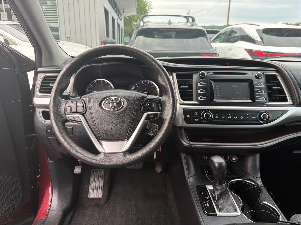Toyota Highlander AWD 4dr V6 LE (Natl) 2015