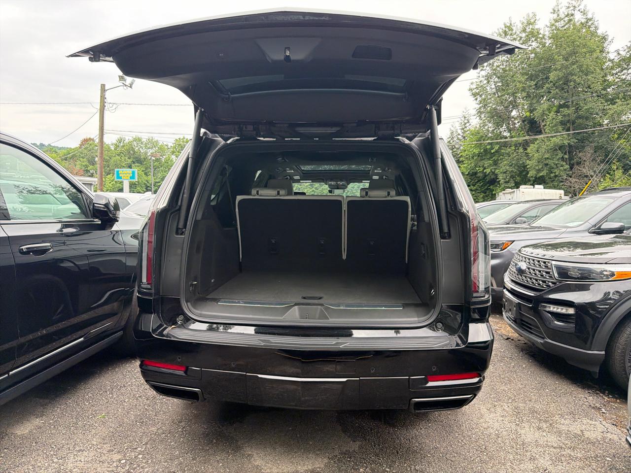 Cadillac Escalade ESV 4WD 4dr Sport Platinum 2025