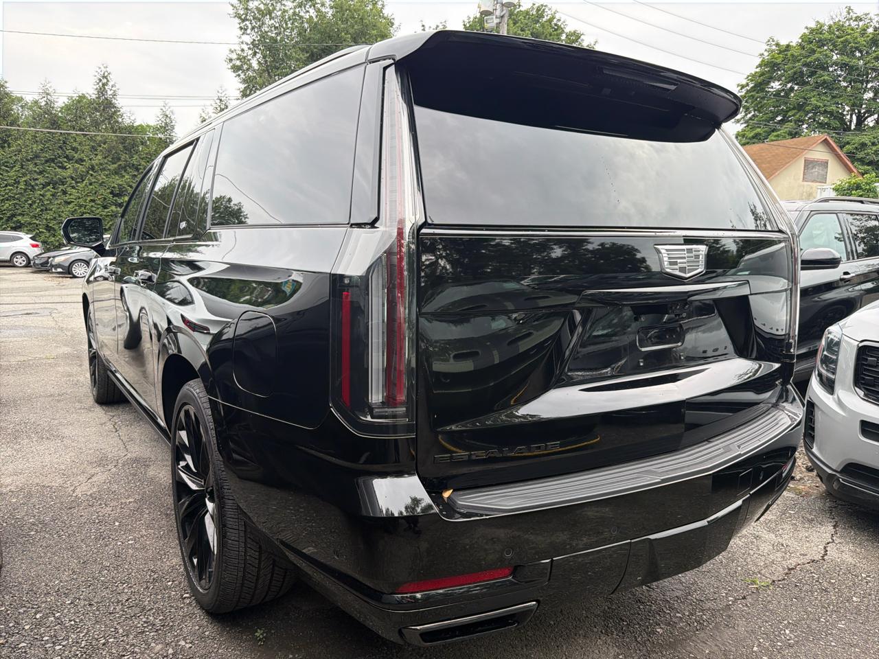 Cadillac Escalade ESV 4WD 4dr Sport Platinum 2025