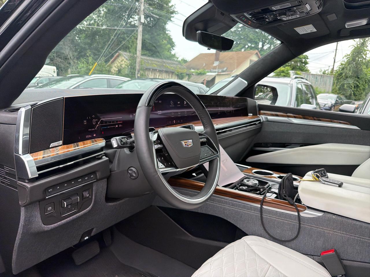Cadillac Escalade ESV 4WD 4dr Sport Platinum 2025