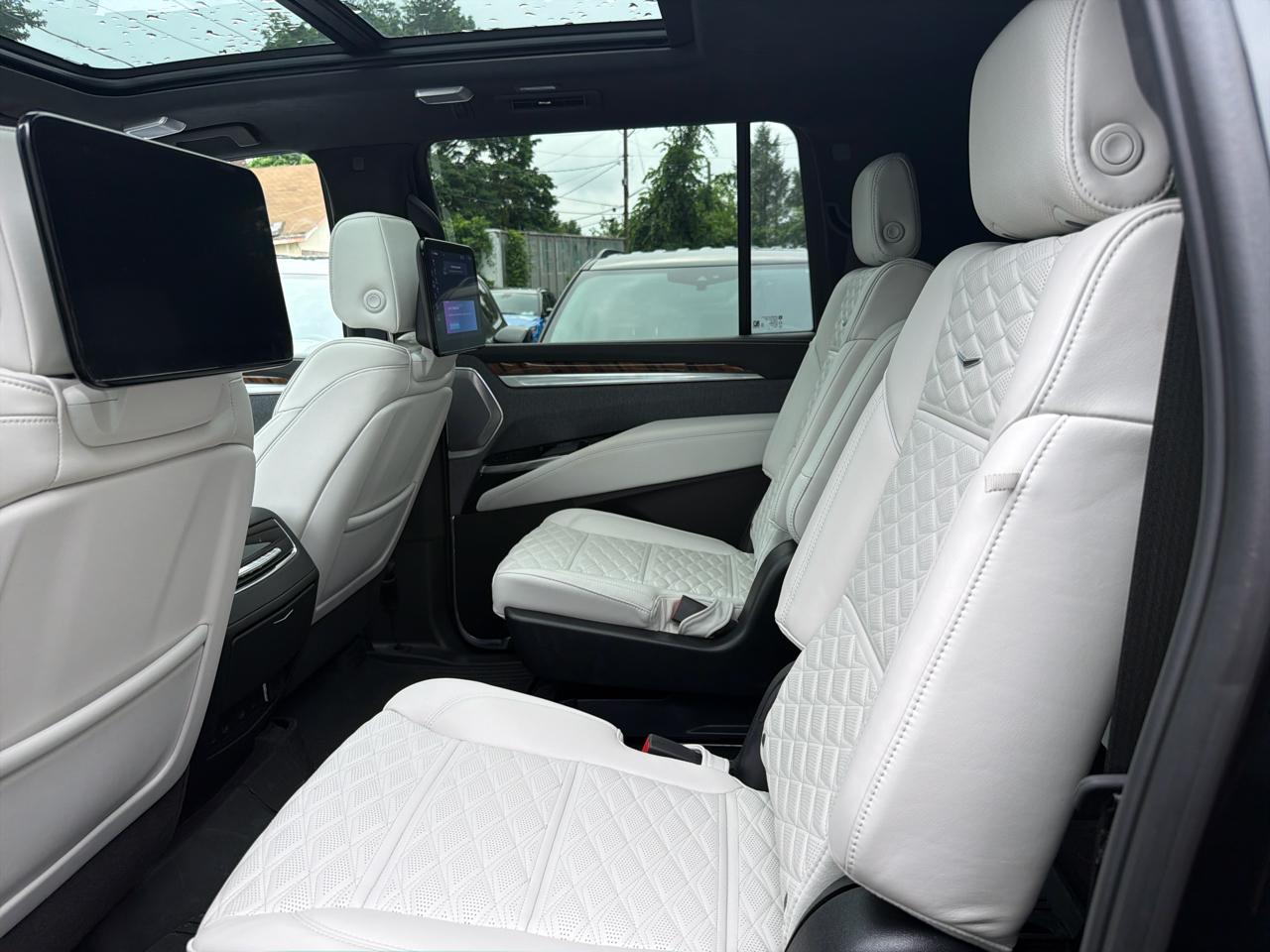 Cadillac Escalade ESV 4WD 4dr Sport Platinum 2025