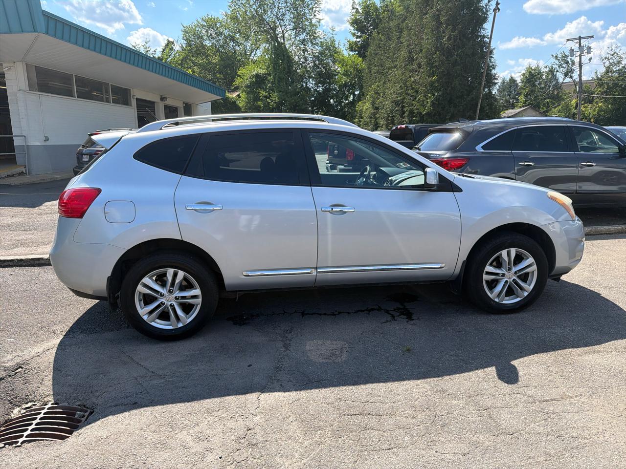 Nissan Rogue AWD 4dr SV 2012