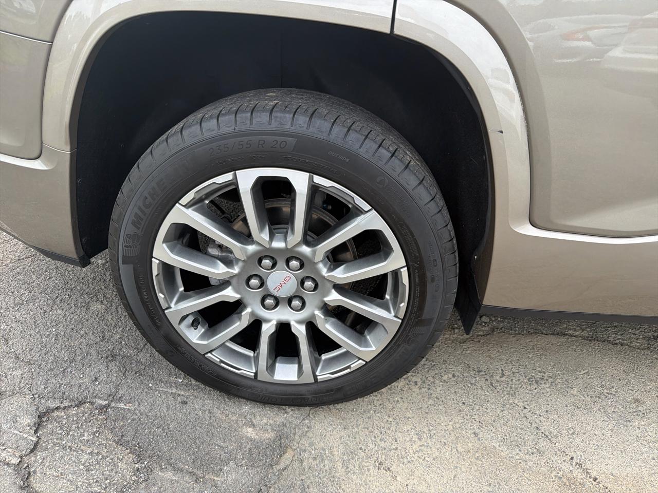 GMC Acadia AWD 4dr Denali 2023
