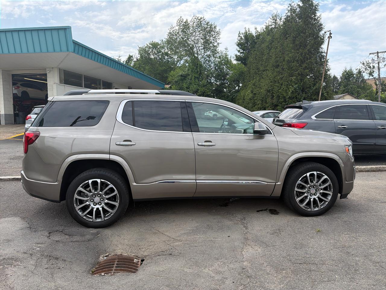 GMC Acadia AWD 4dr Denali 2023