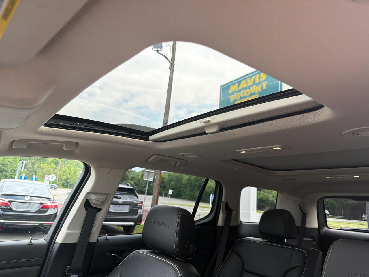 GMC Acadia AWD 4dr Denali 2023