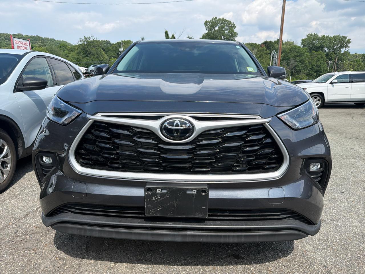 Toyota Highlander LE AWD (Natl) 2023